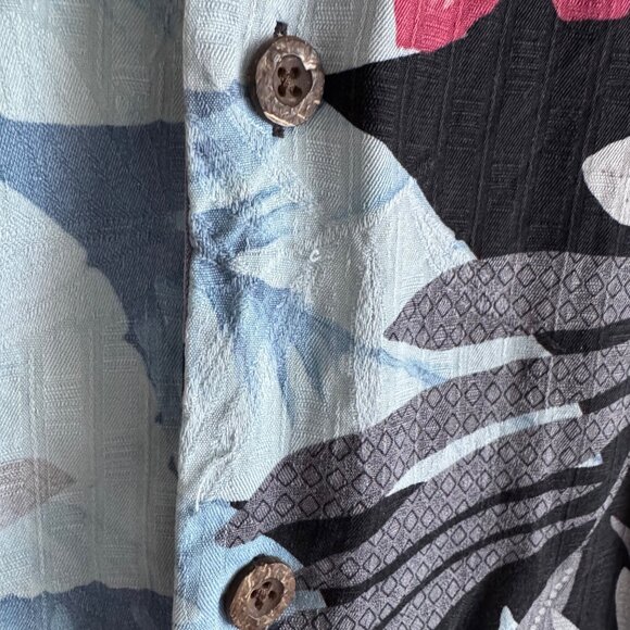 Tommy Bahama Mens Shirt M Floral Silk Button-Up Hawaiian Tropical Blue Black - Picture 6 of 6